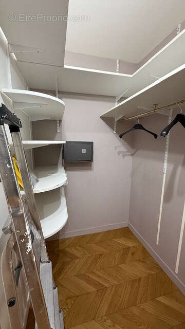 Appartement à LEVALLOIS-PERRET