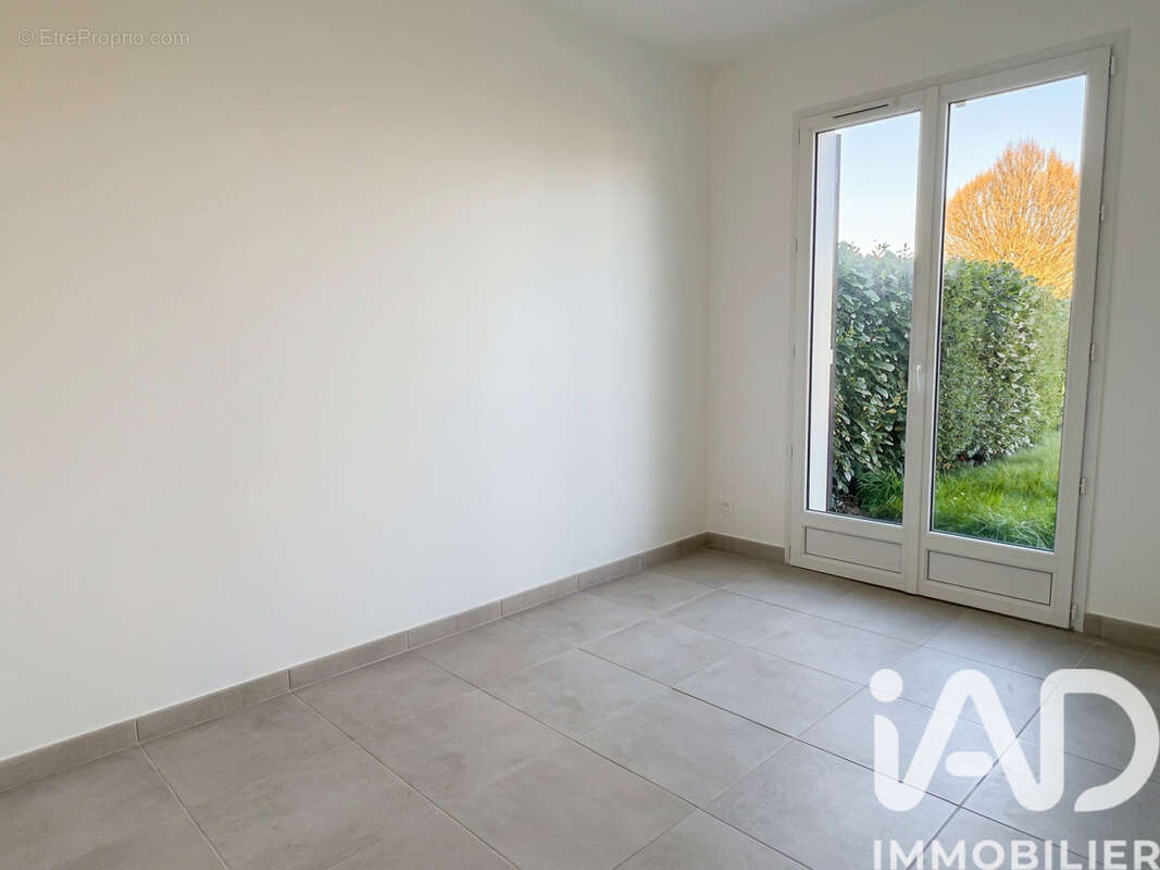 Maison 93 m² à Breteil  - photo 3