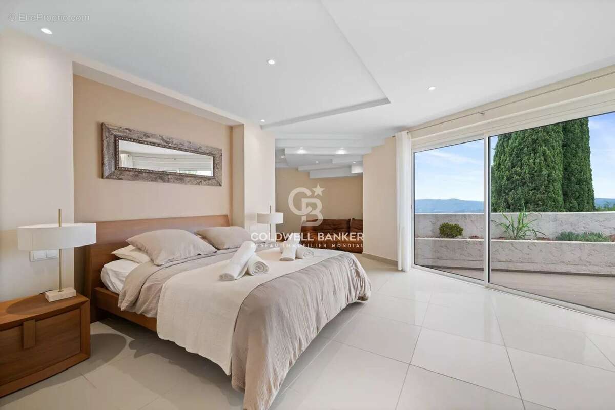 Maison à MOUGINS
