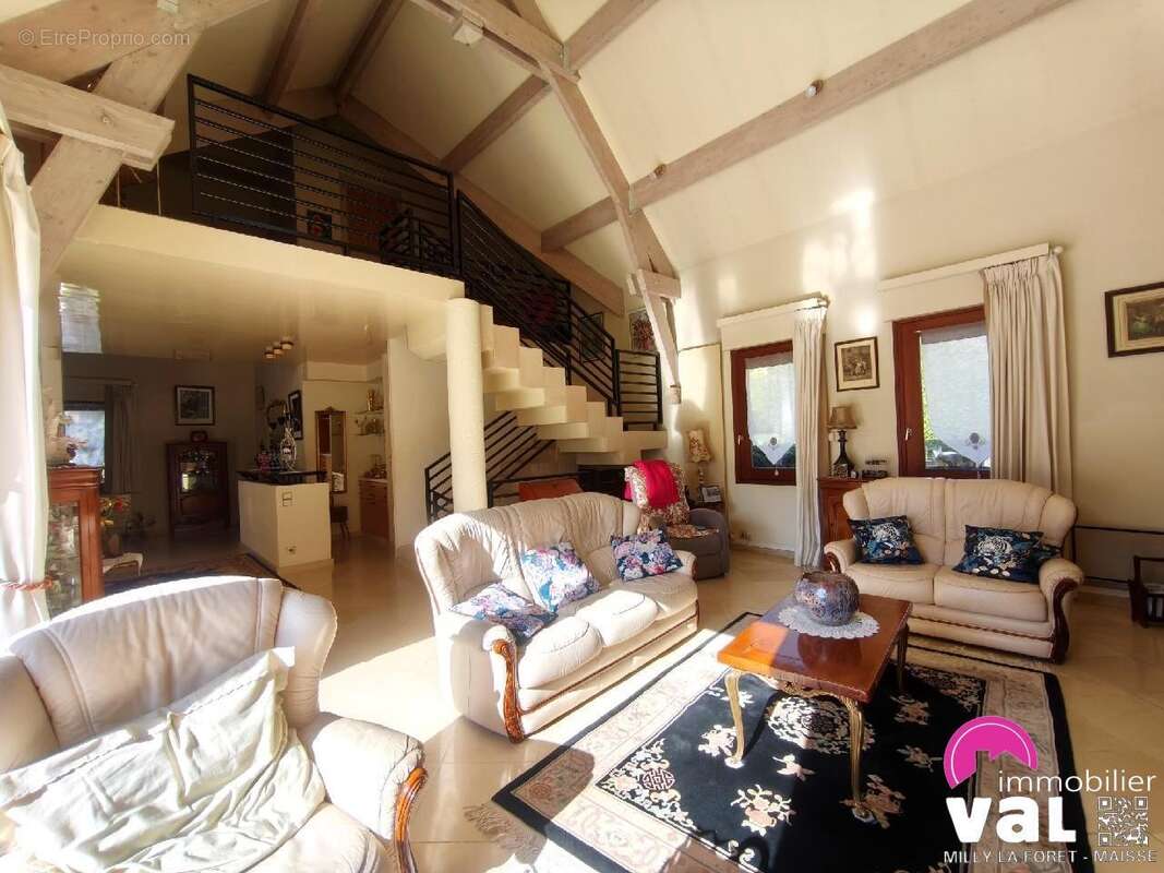 Maison 203 m² à Le Vaudoue  - photo 2