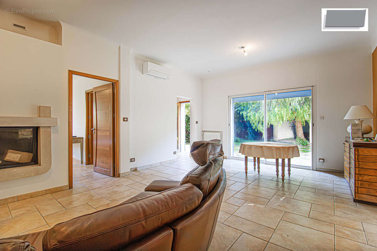 Maison à SIX-FOURS-LES-PLAGES