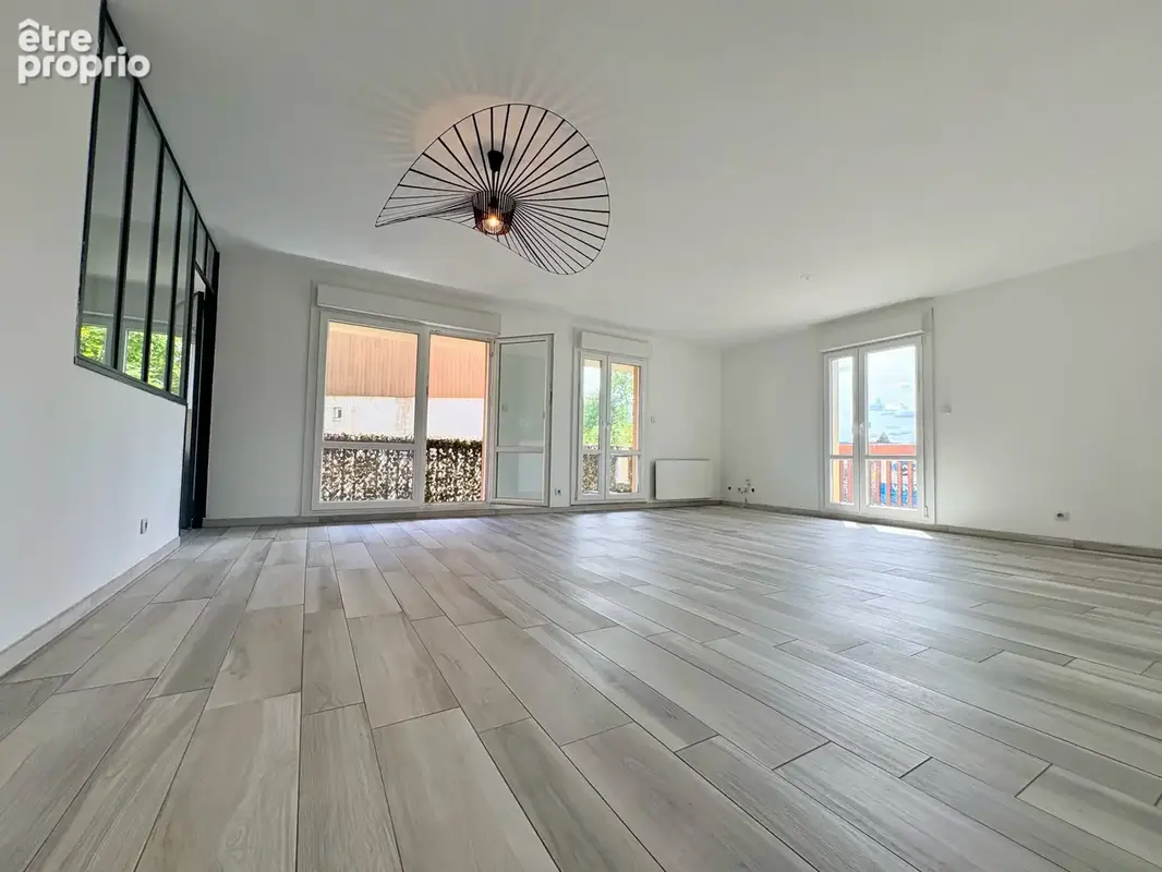 A BELFORT : Magnifique appartement au calme avec double balcon, garage et cave - photo 2