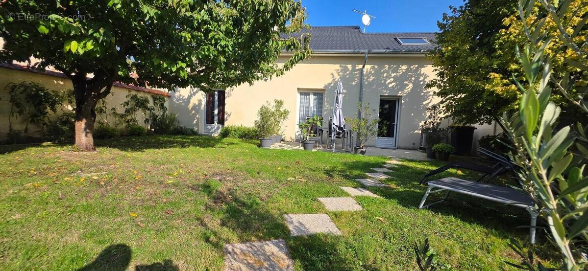 Photo 1 - Maison à JUNIVILLE