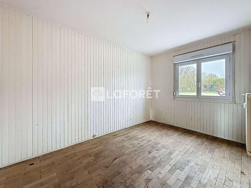 Appartement à SAINT-ETIENNE-SUR-CHALARONNE