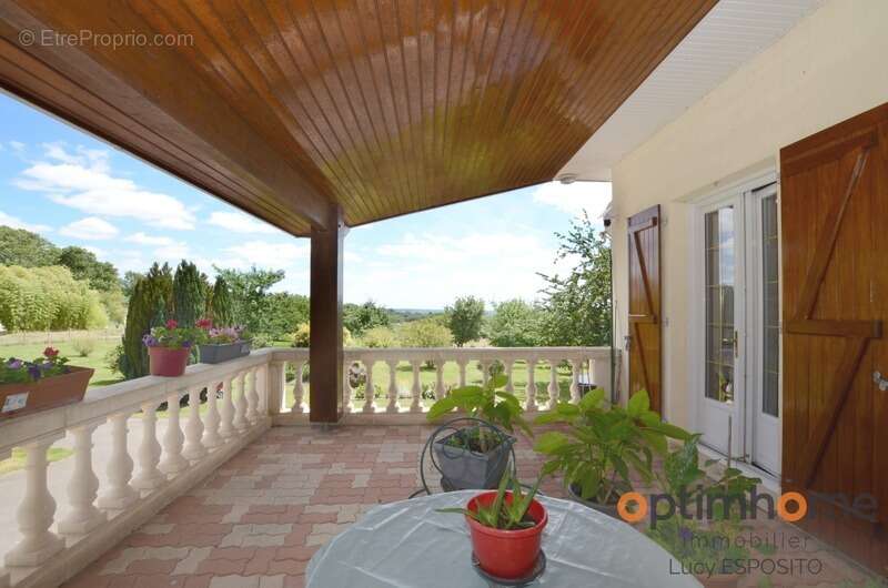  Propriété exceptionnelle avec étang privé sur plus de 1,7 hectare – Mazerolles, Charente  - photo 31