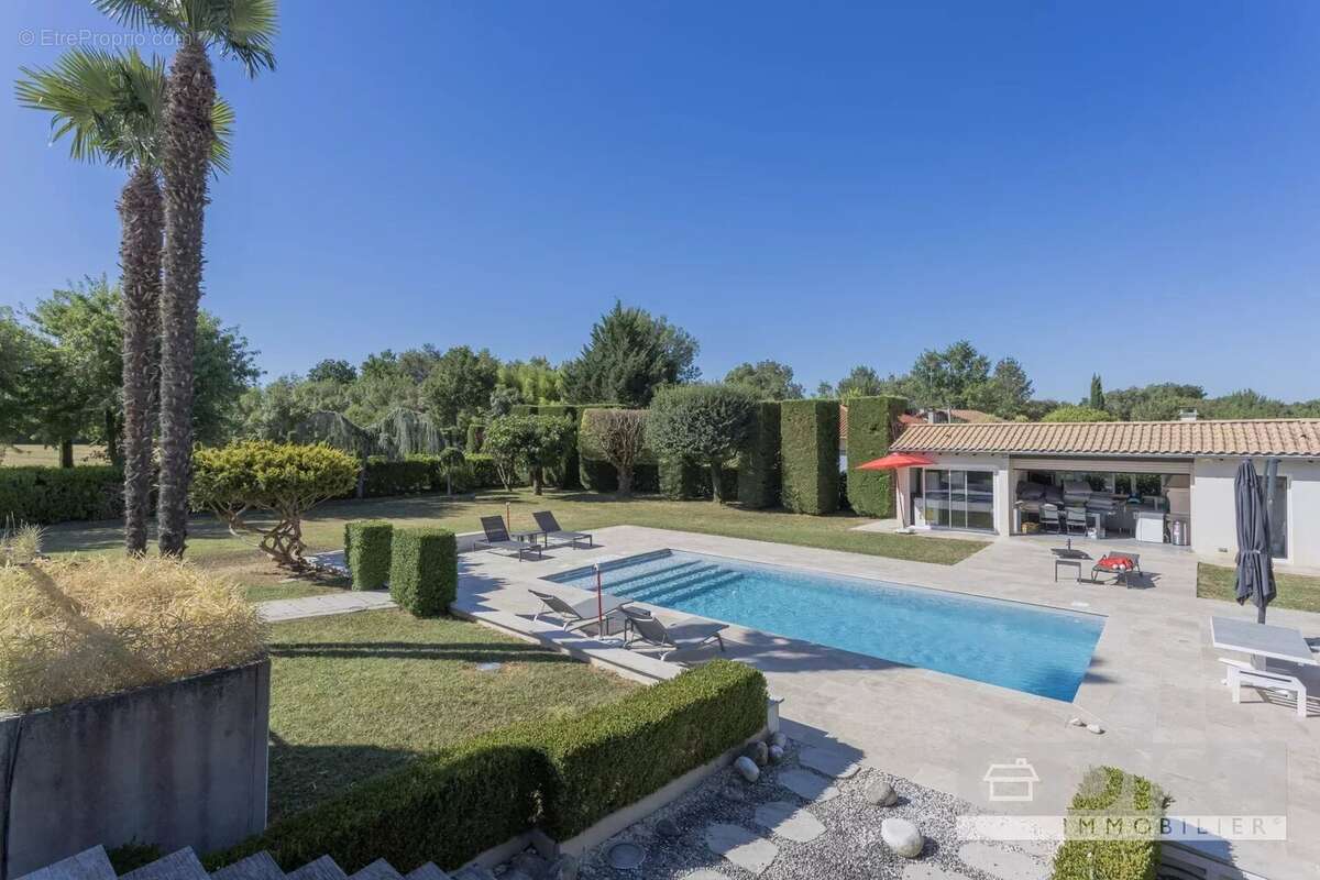 Belle propriété avec piscine à quelques minutes du centre de Caussade - photo 25