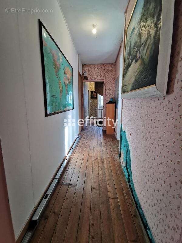 Maison à TESSY-SUR-VIRE