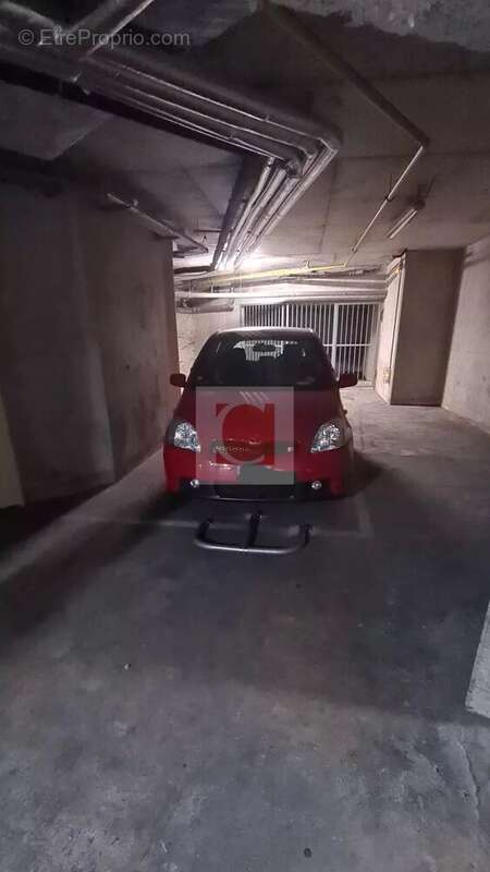 NICE DEBUT PASTEUR : Dans résidence récente sécurisée, 3 lots de parkings - photo 3