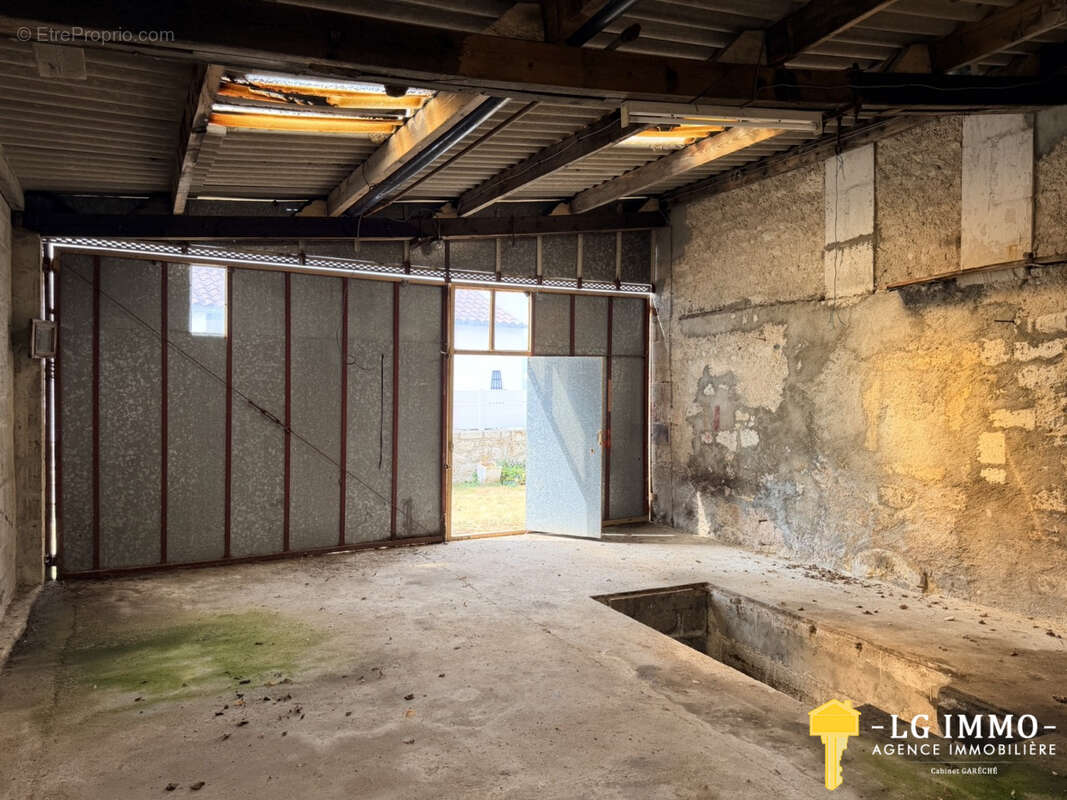 Maison Charentaise à rénover entièrement - photo 18