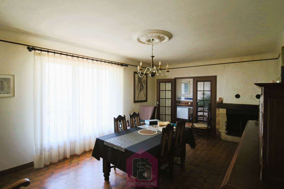 Maison à MONTAYRAL