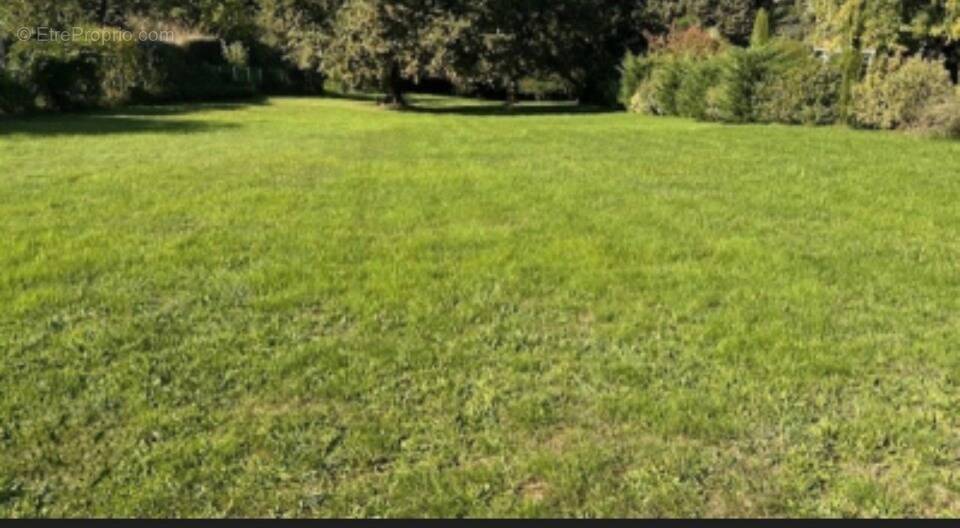 Terrain à RUEIL-MALMAISON