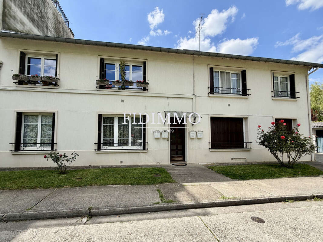 Appartement à CHENNEVIERES-SUR-MARNE