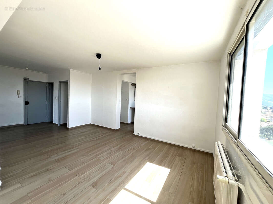 Appartement à MARSEILLE-12E