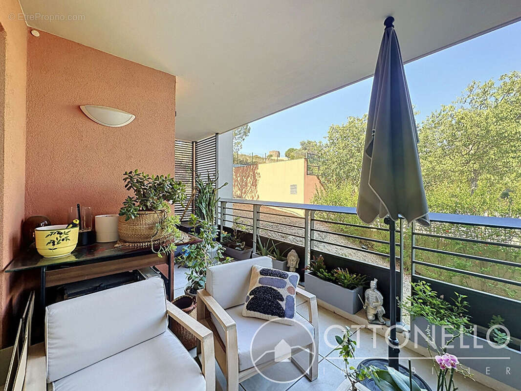 Appartement à ROQUEBRUNE-SUR-ARGENS