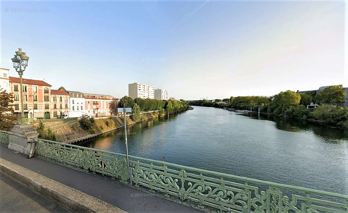 Appartement à L'ILE-SAINT-DENIS