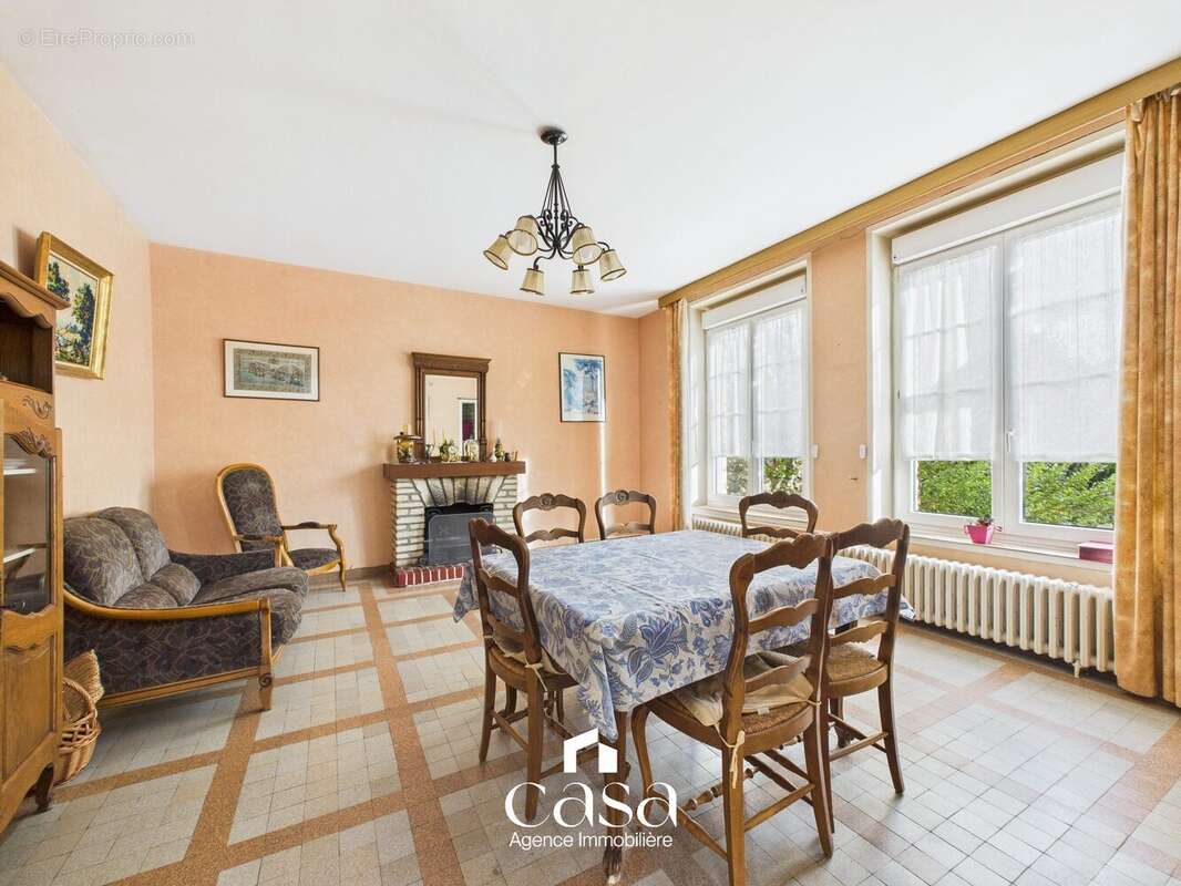 Maison à SAINT-MARTIN-DE-FONTENAY