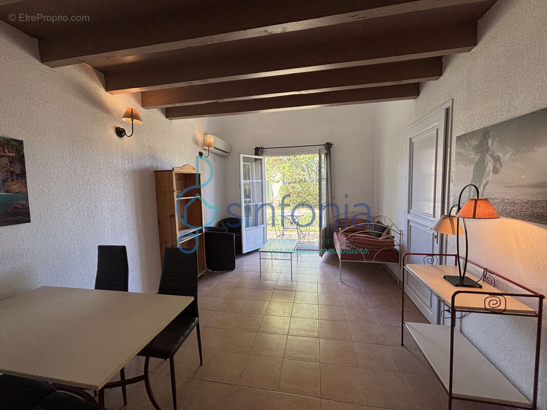 Maison à GALLARGUES-LE-MONTUEUX