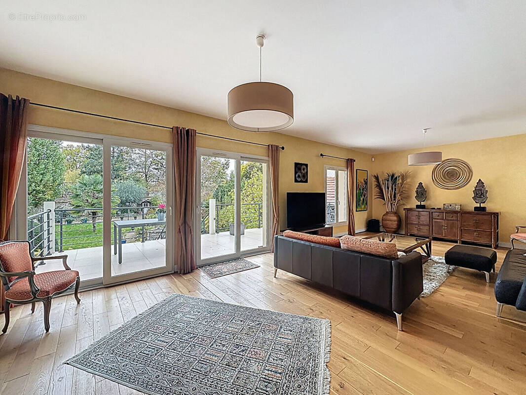 Maison à SAINT-MAUR-DES-FOSSES