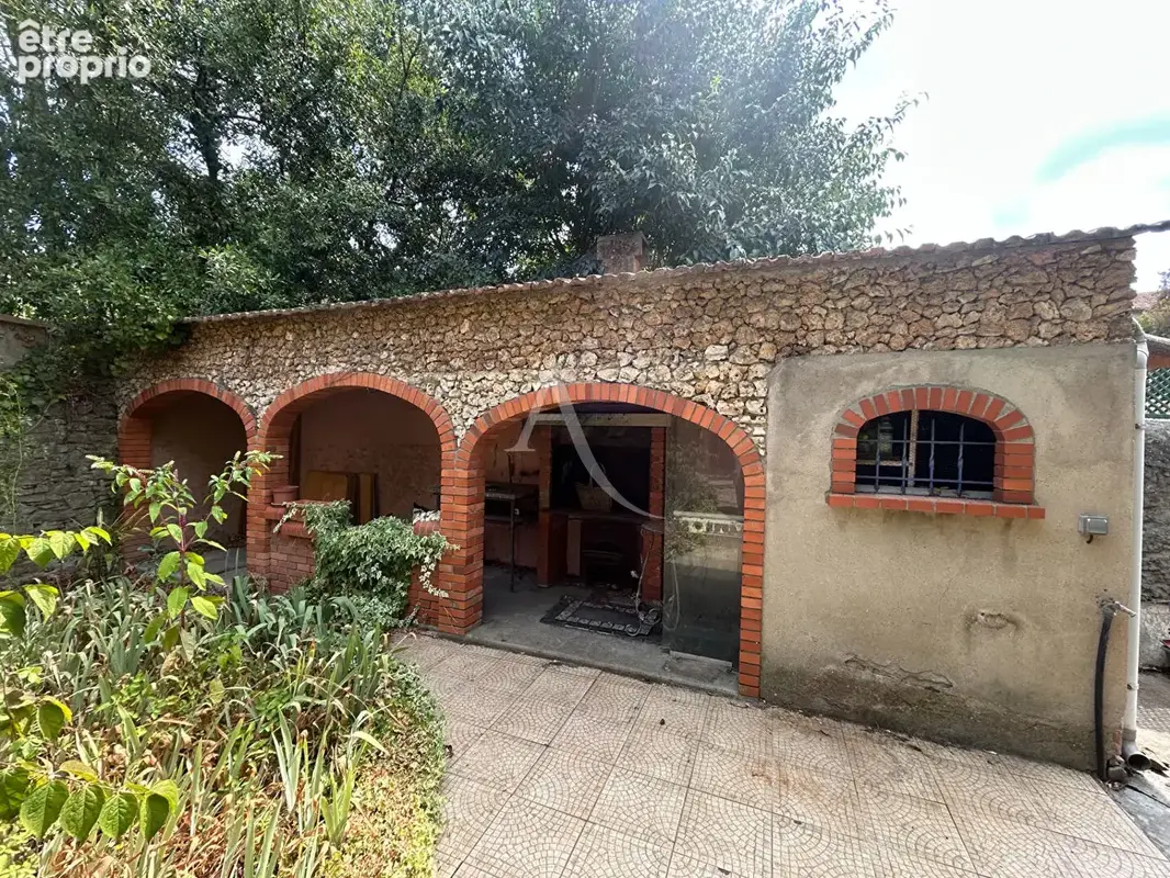Maison de ville et de caractère à Carcassonne avec jardin. - photo 3