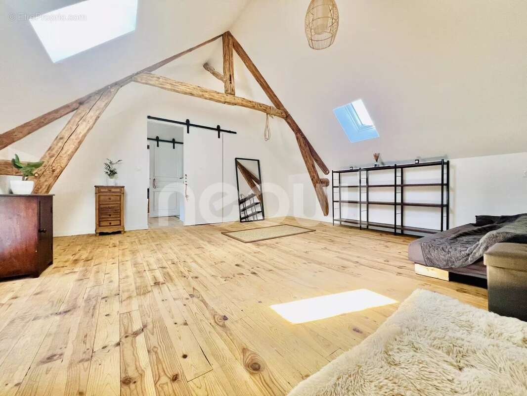 Maison à SAINT-AGOULIN