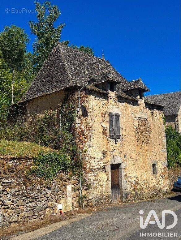 Maison 3 pièces 80 m² · à Saint-Andre-de-Najac · 80 m² · 56 000 €