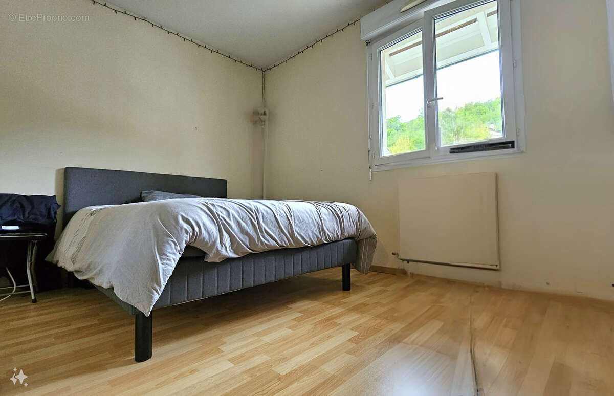 Appartement à ALLONZIER-LA-CAILLE