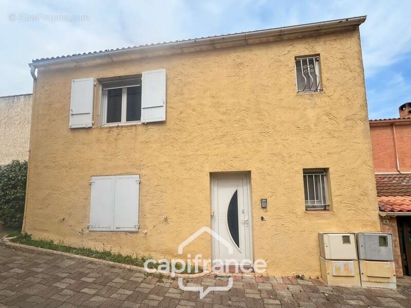 Maison à CARQUEIRANNE