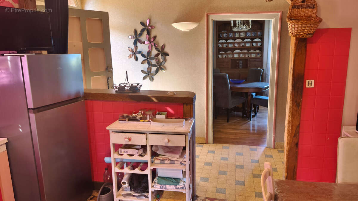 Maison  5 pièces avec grange et piscine - photo 3