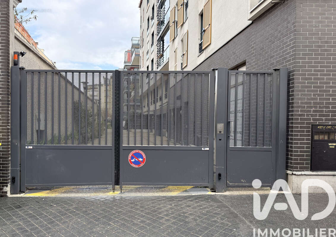 Photo 5 - Parking à PARIS-11E