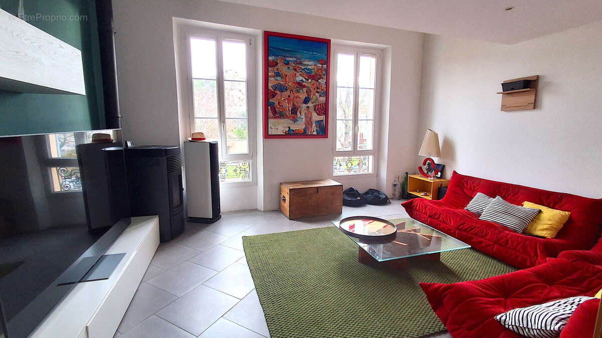 Appartement à ROQUEVAIRE
