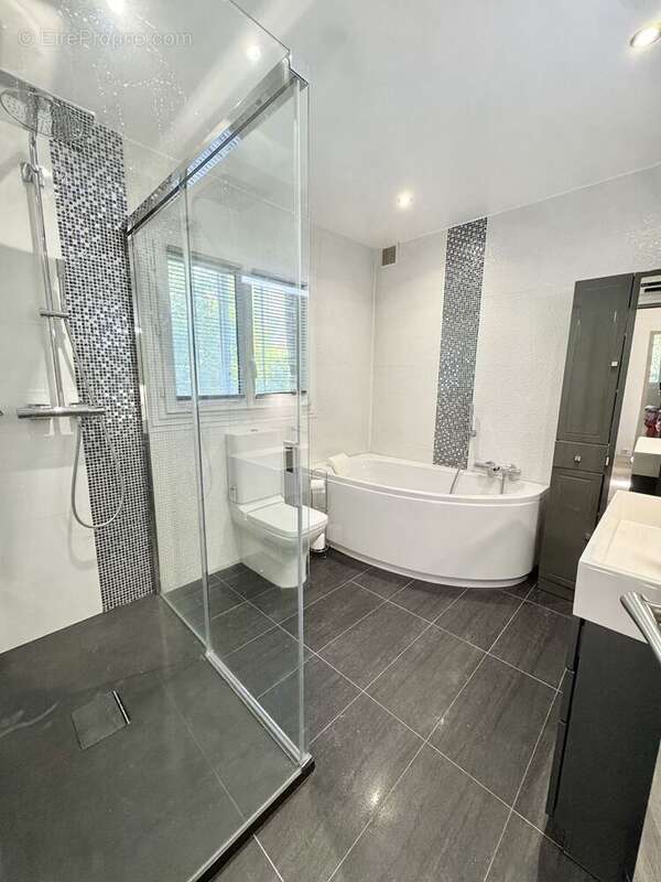 Maison à MONTLIGNON