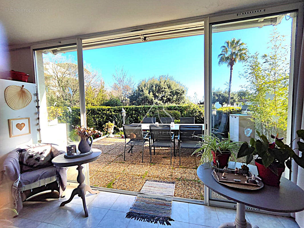 Appartement à MANDELIEU-LA-NAPOULE