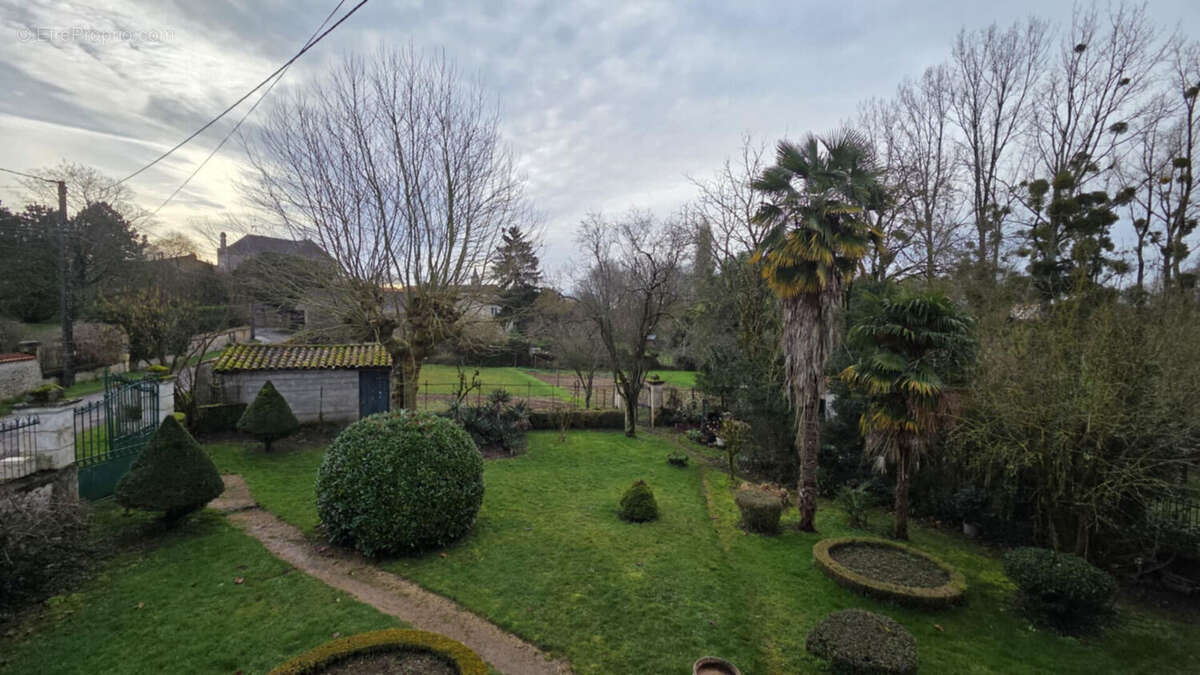 Maison à SOUVIGNE