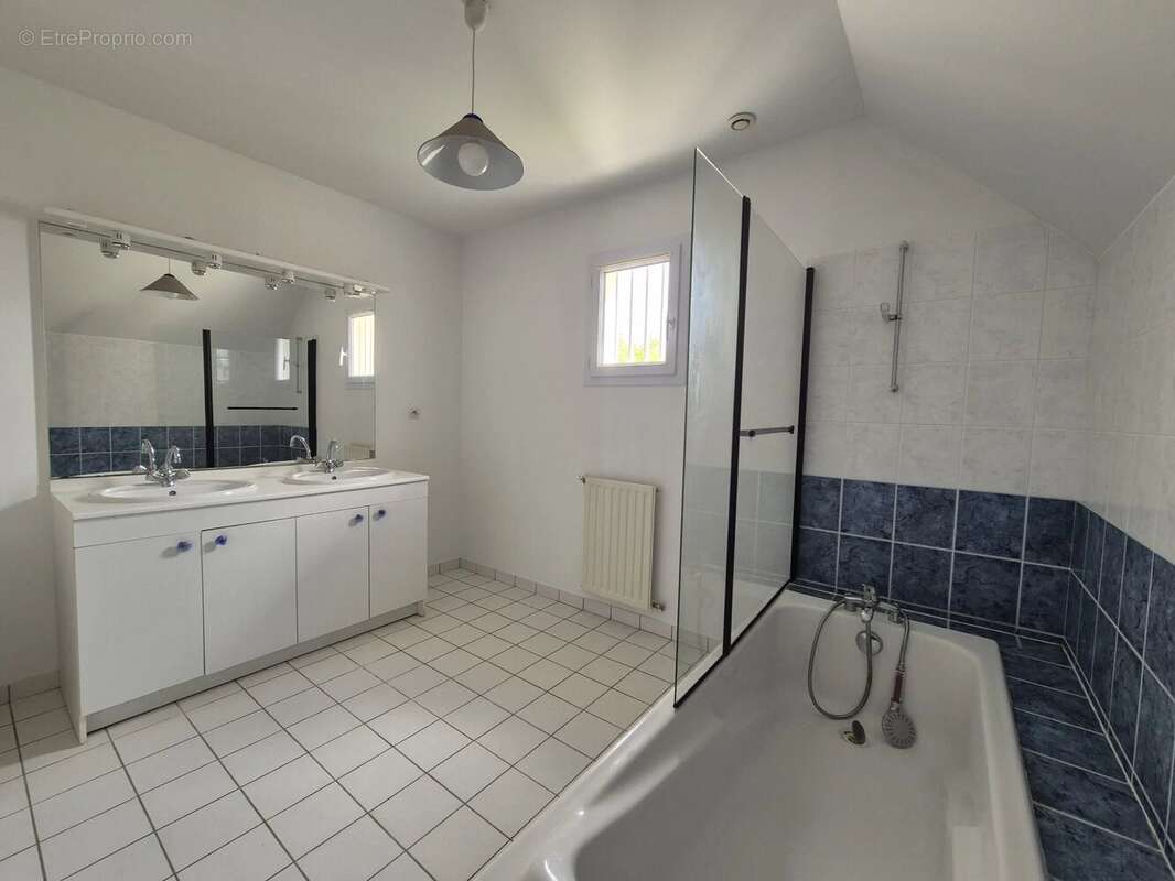 Maison à SAINT-BERTHEVIN