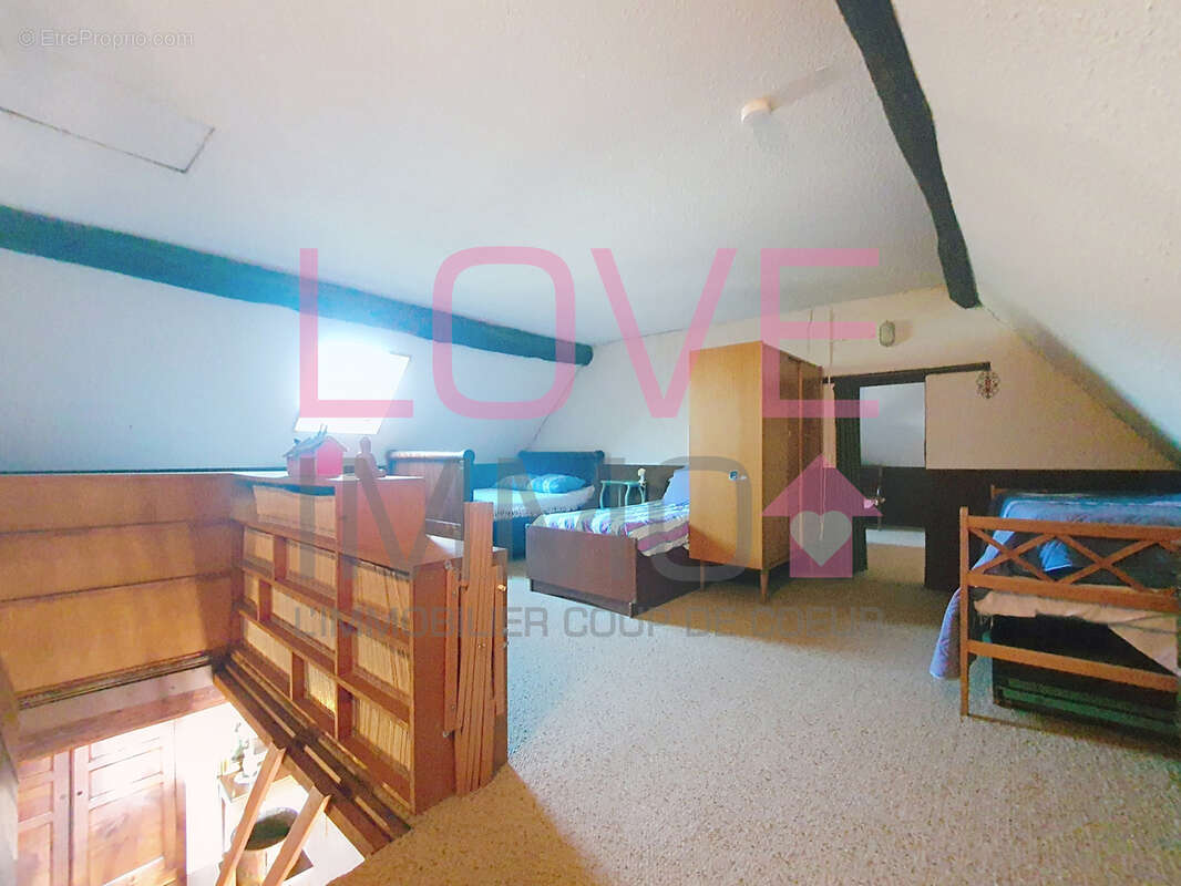 Maison à FAVERGES-DE-LA-TOUR