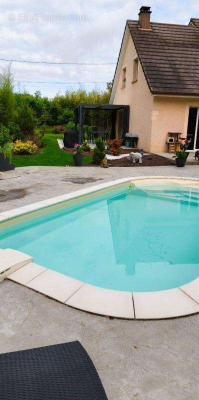 Rare à la vente : maison familiale avec piscine et terrain 18 ares - photo 11