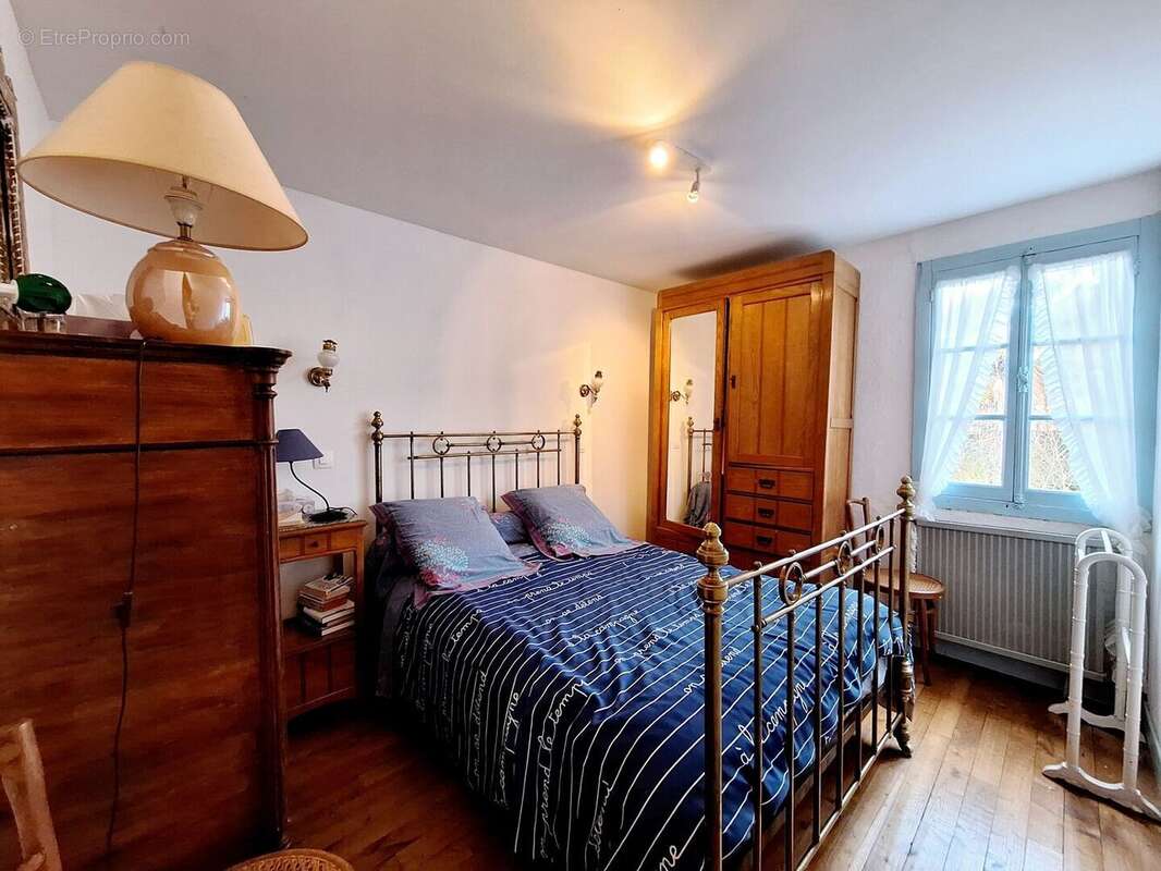 1000038001 - Maison à RECURT