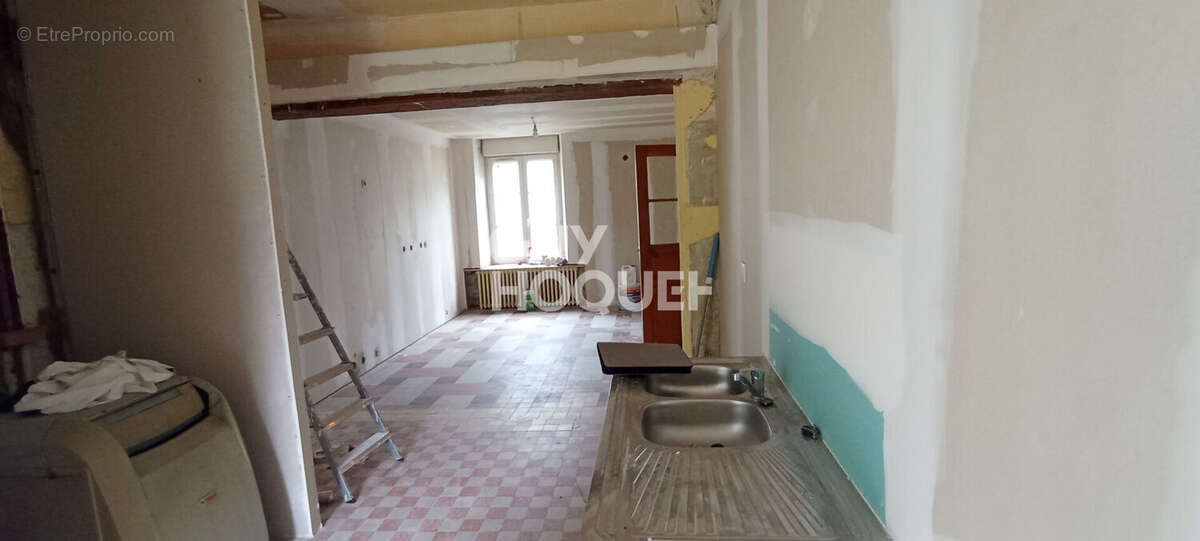 Maison à SAINT-CYR-DU-RONCERAY