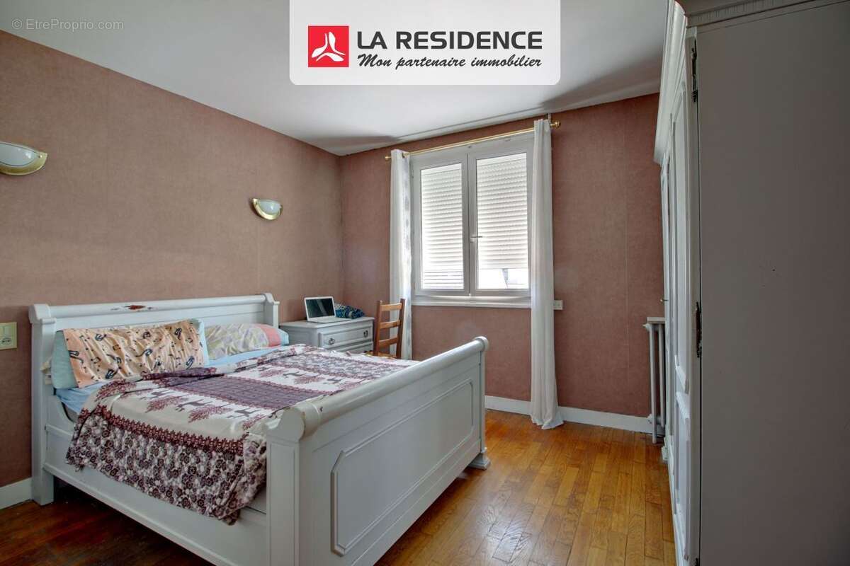 Maison à SAINT-ETIENNE-DU-ROUVRAY