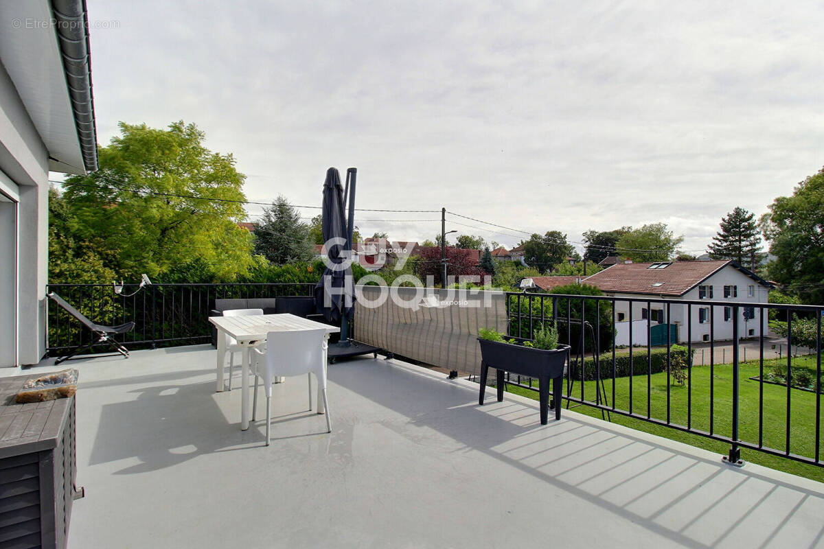 Maison à LAY-SAINT-CHRISTOPHE