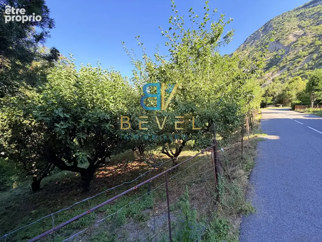 À vendre   exclusivité  (73) saint-julien-mont-denis   terrain de 1 446 m2 dont 760 m2 constructibles - photo 8