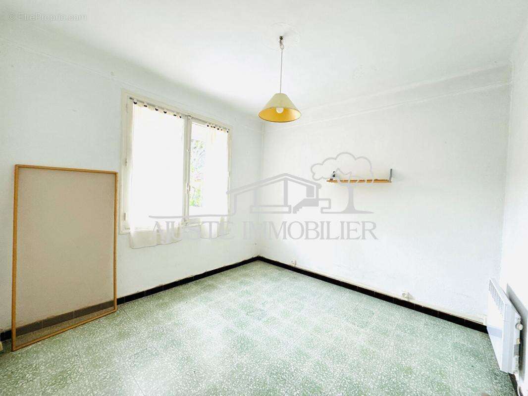 Maison à LA FARE-LES-OLIVIERS