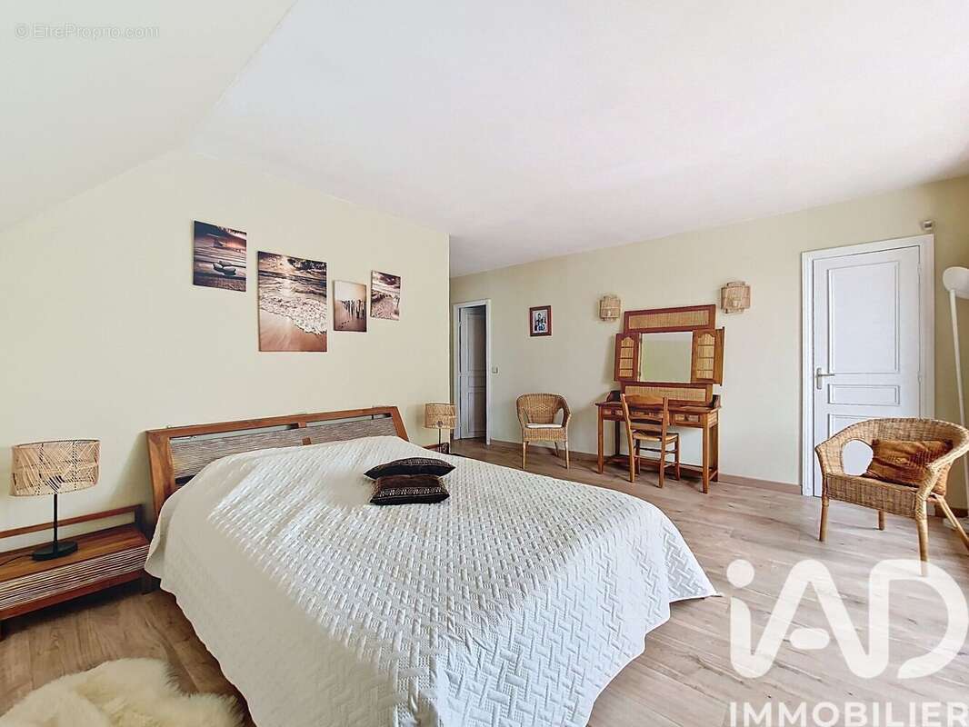 Maison 235 m² à Gometz-La-Ville  - photo 9