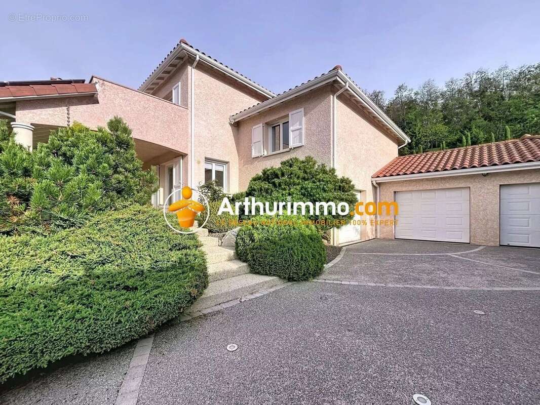 Maison à BOURGOIN-JALLIEU