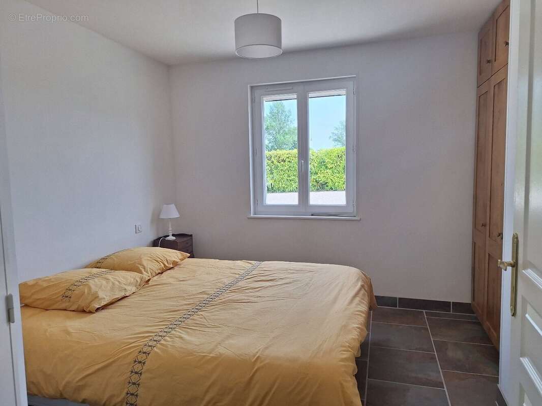 Maison 250 m² à Sainte-Severe  - photo 15
