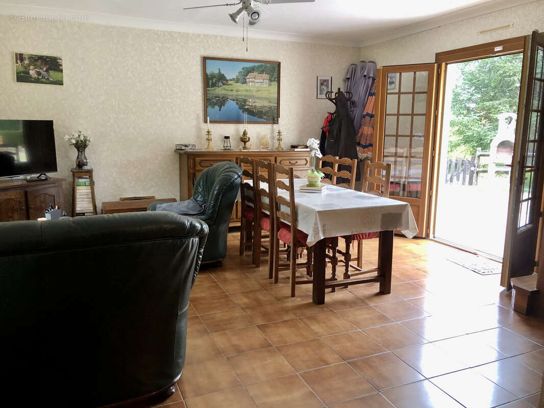 Maison à CORMEILLES