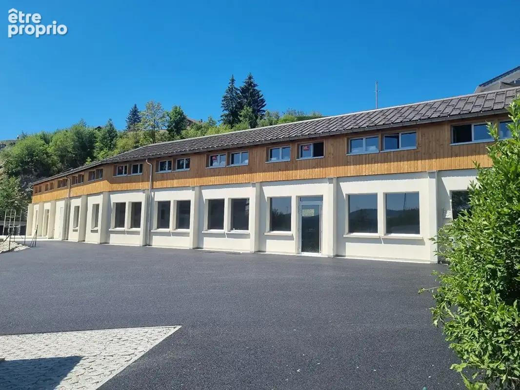 À saisir ? plateau à aménager aux fins - 66m² - 15 minutes de la frontiere suisse - photo 1