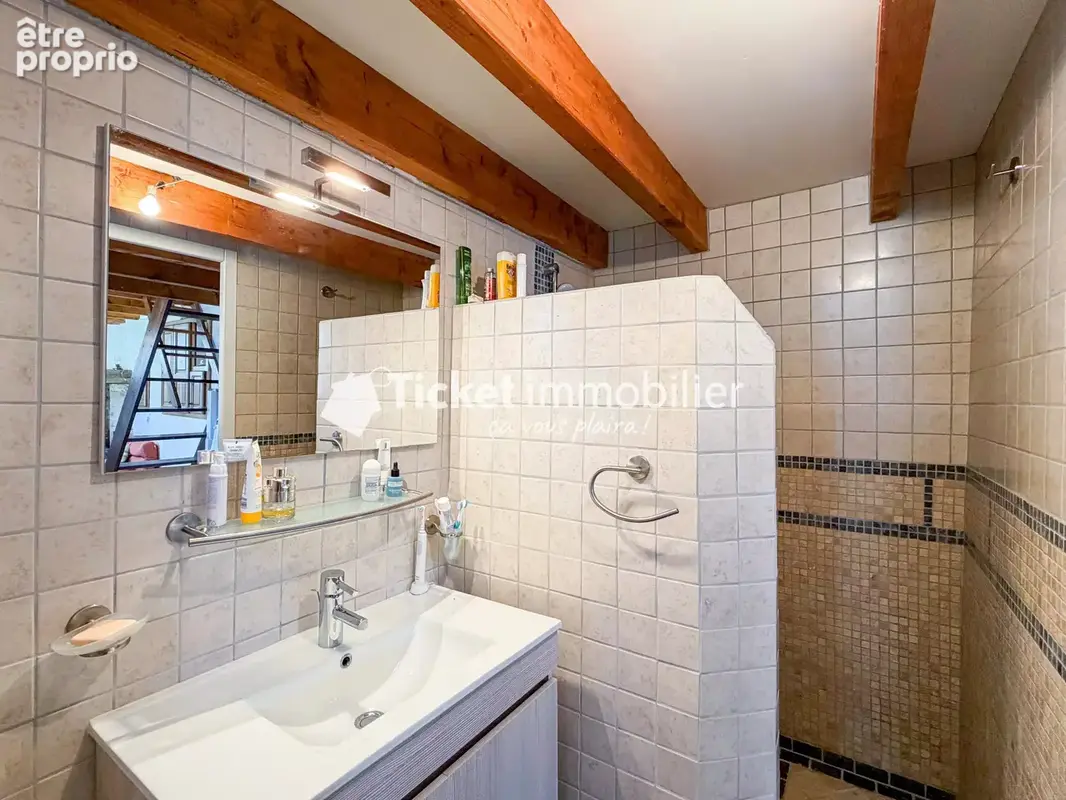 Charmante maison en pierre isolée, vendue meublée, ~40m2 exploités, mezzanine aménagée, vue champs à perte de vue, poêle à bois  - photo 11