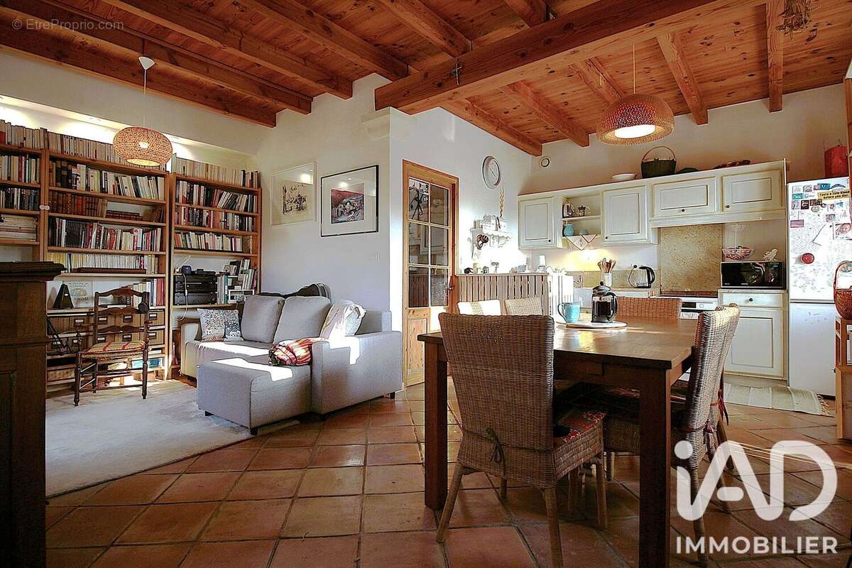 Maison 76 m² à Marseille-16e  - photo 6