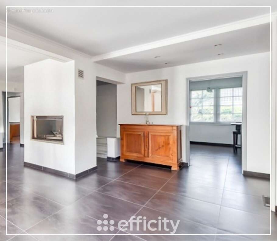 Maison à ROISSY-EN-BRIE